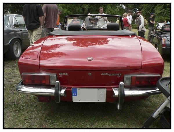 Fiat_124_02